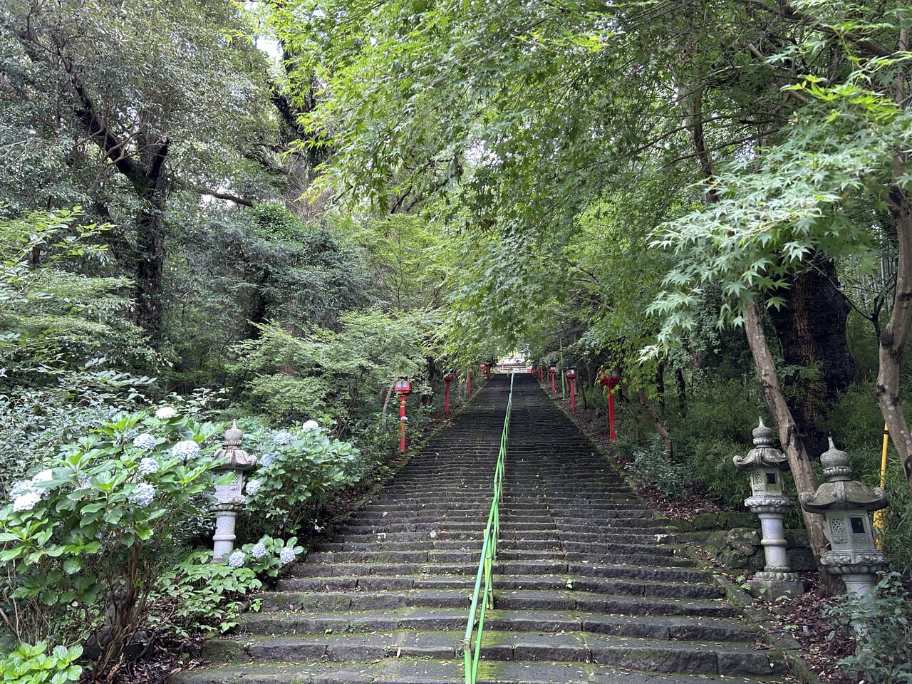 薩摩川内市の新田神社階段