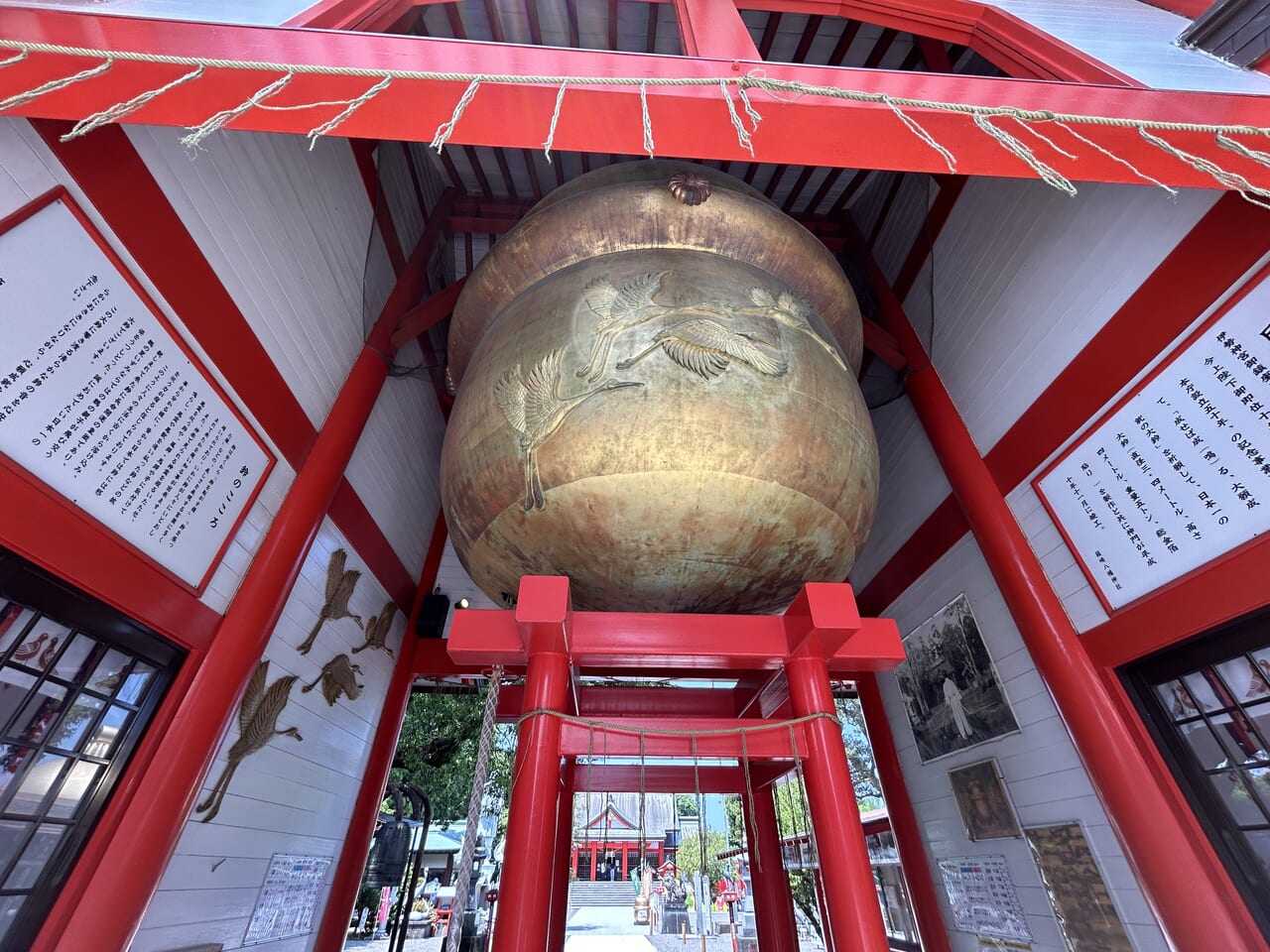 出水市の箱﨑八幡神社の大鈴