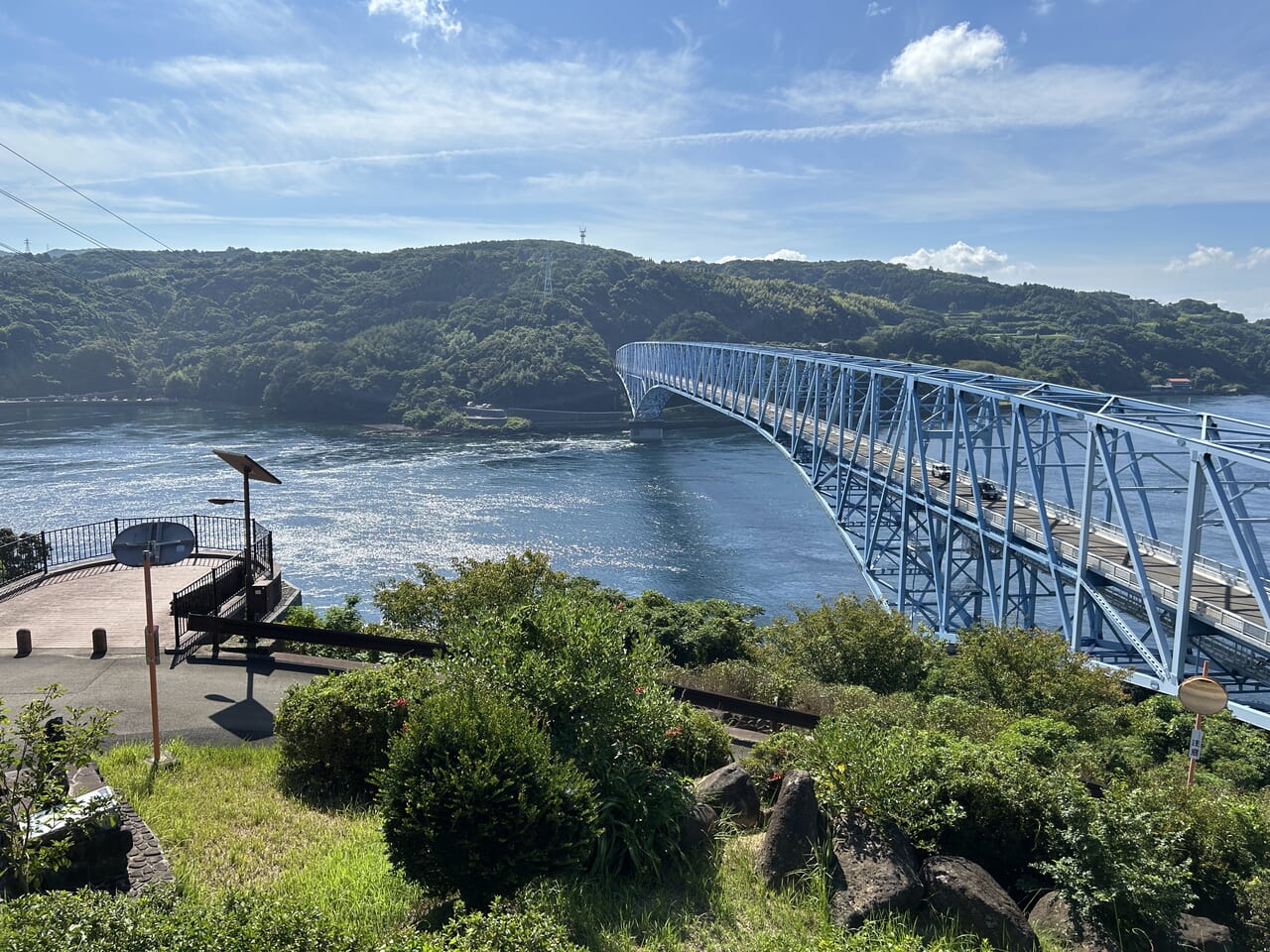 長島町のうずしおパークの展望台から見る瀬戸大橋