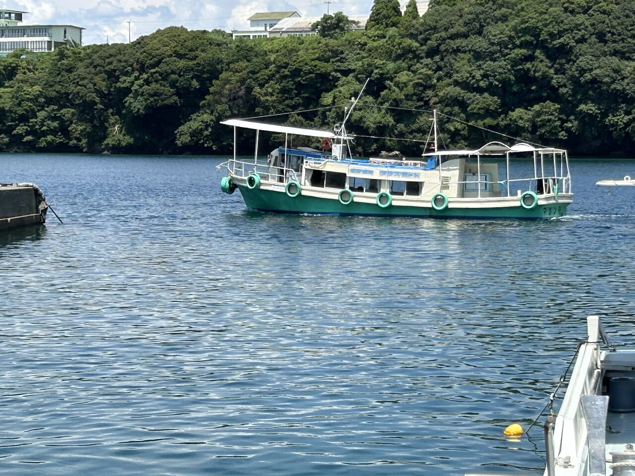 長島町えびす屋のグラスボート