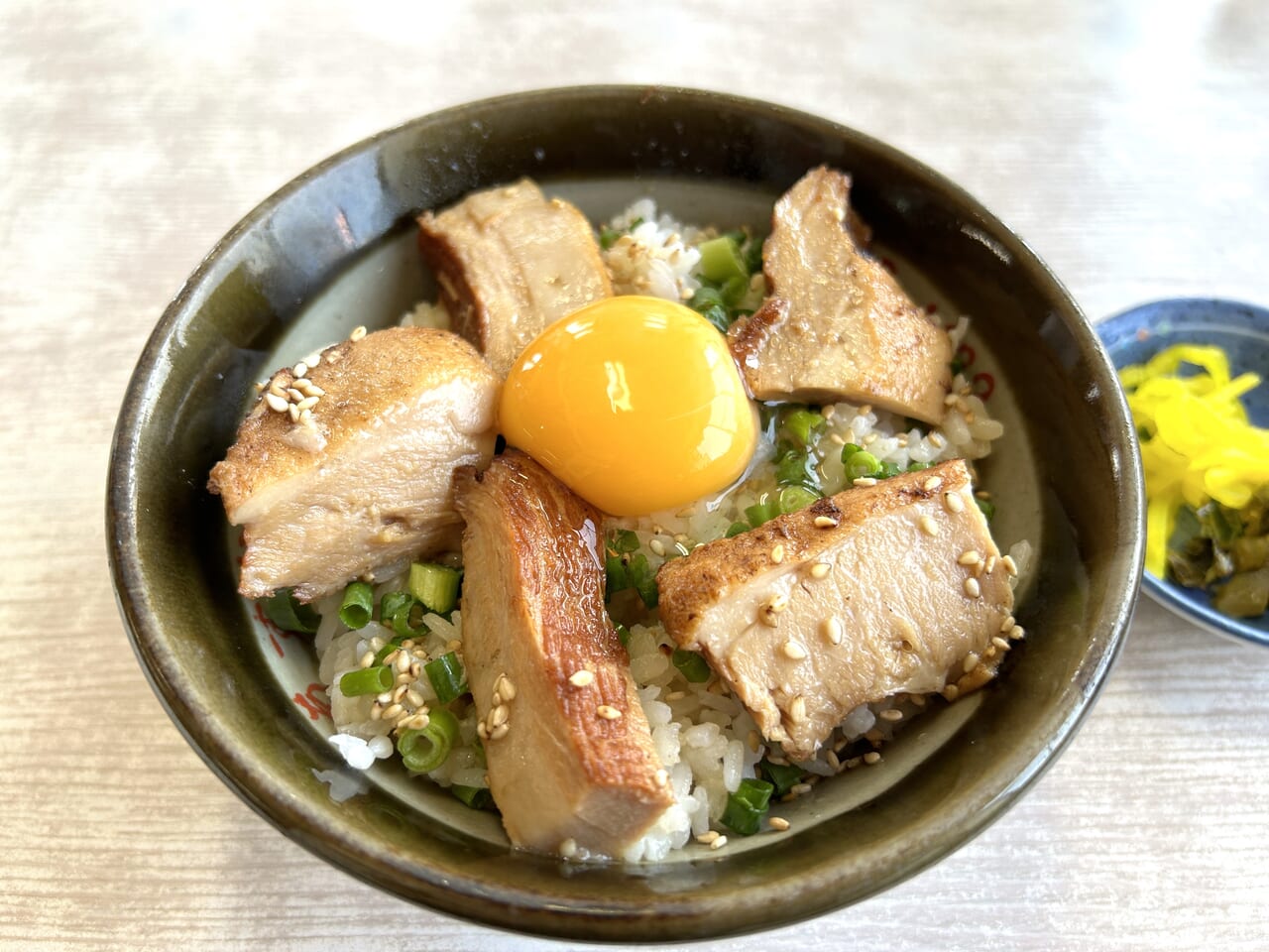 出水市飛鳥ラーメンのとんとろ丼