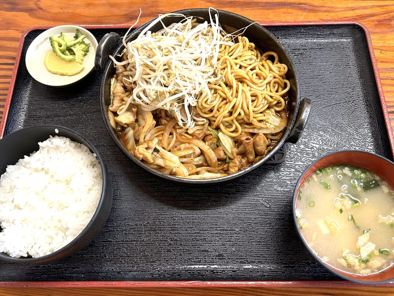 薩摩川内市十本松ドライブインのちゃんぽん入りホルモン定食