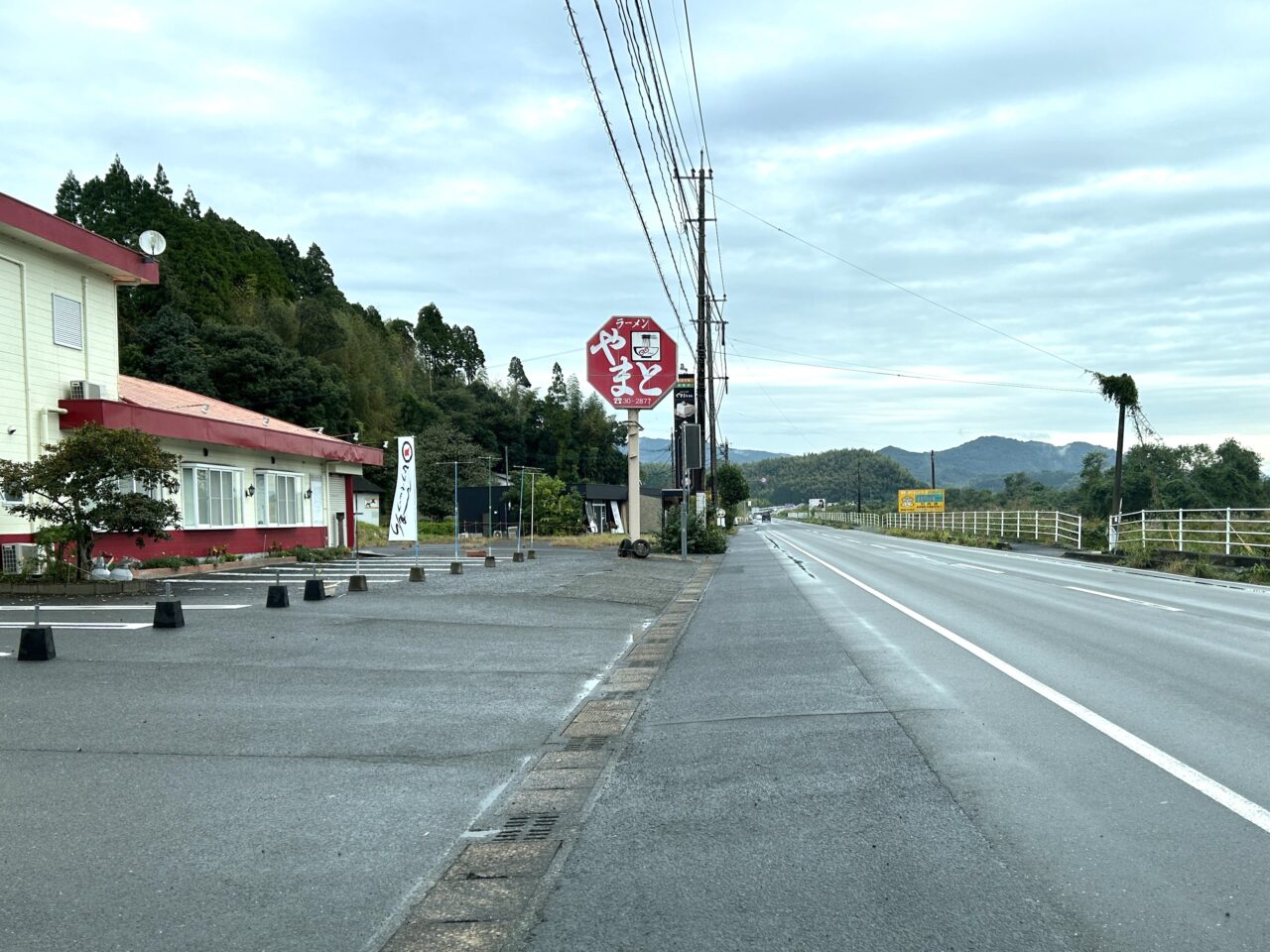 薩摩川内市ラーメンやまと前の道路