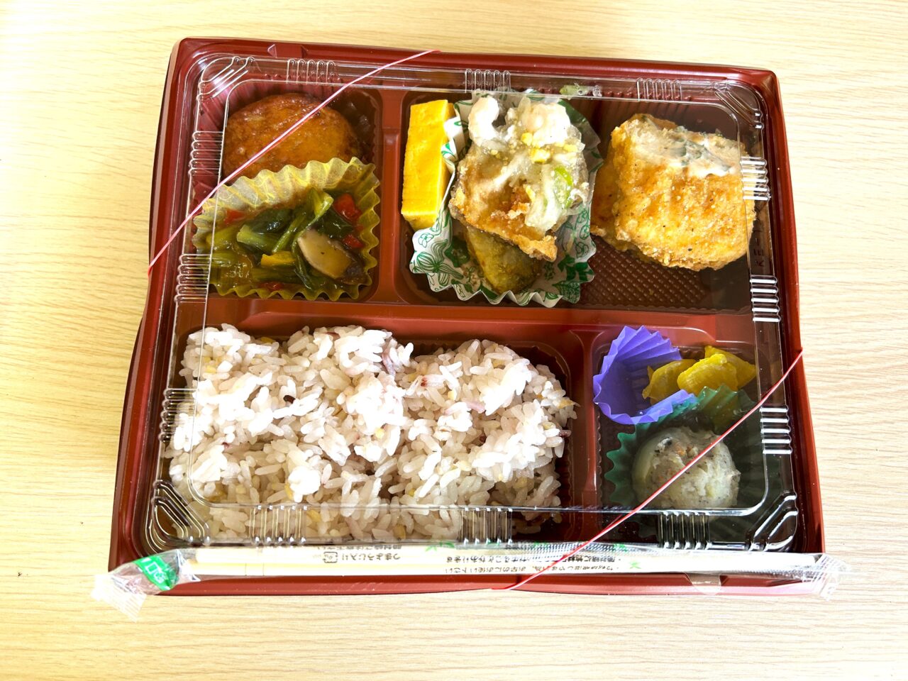 薩摩川内市フラサク弁当のデラックス弁当