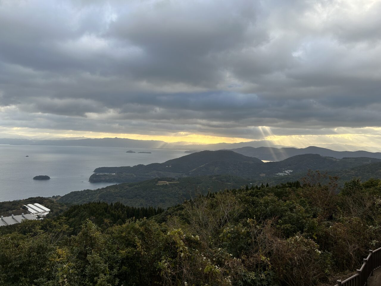 出水郡長島町の行人岳の天使のはしご