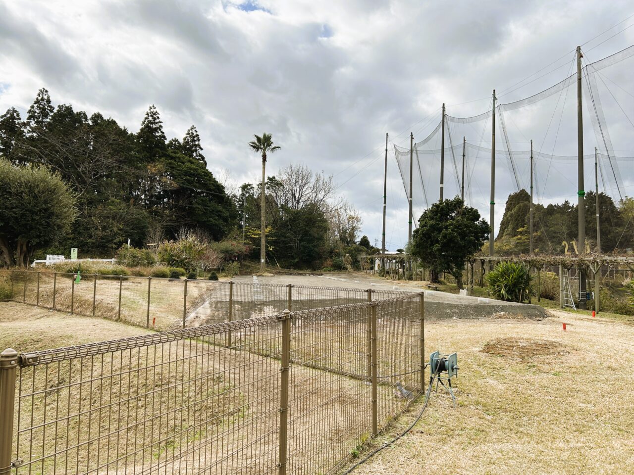 阿久根市農園ガーデン空の建設中ドッグラン