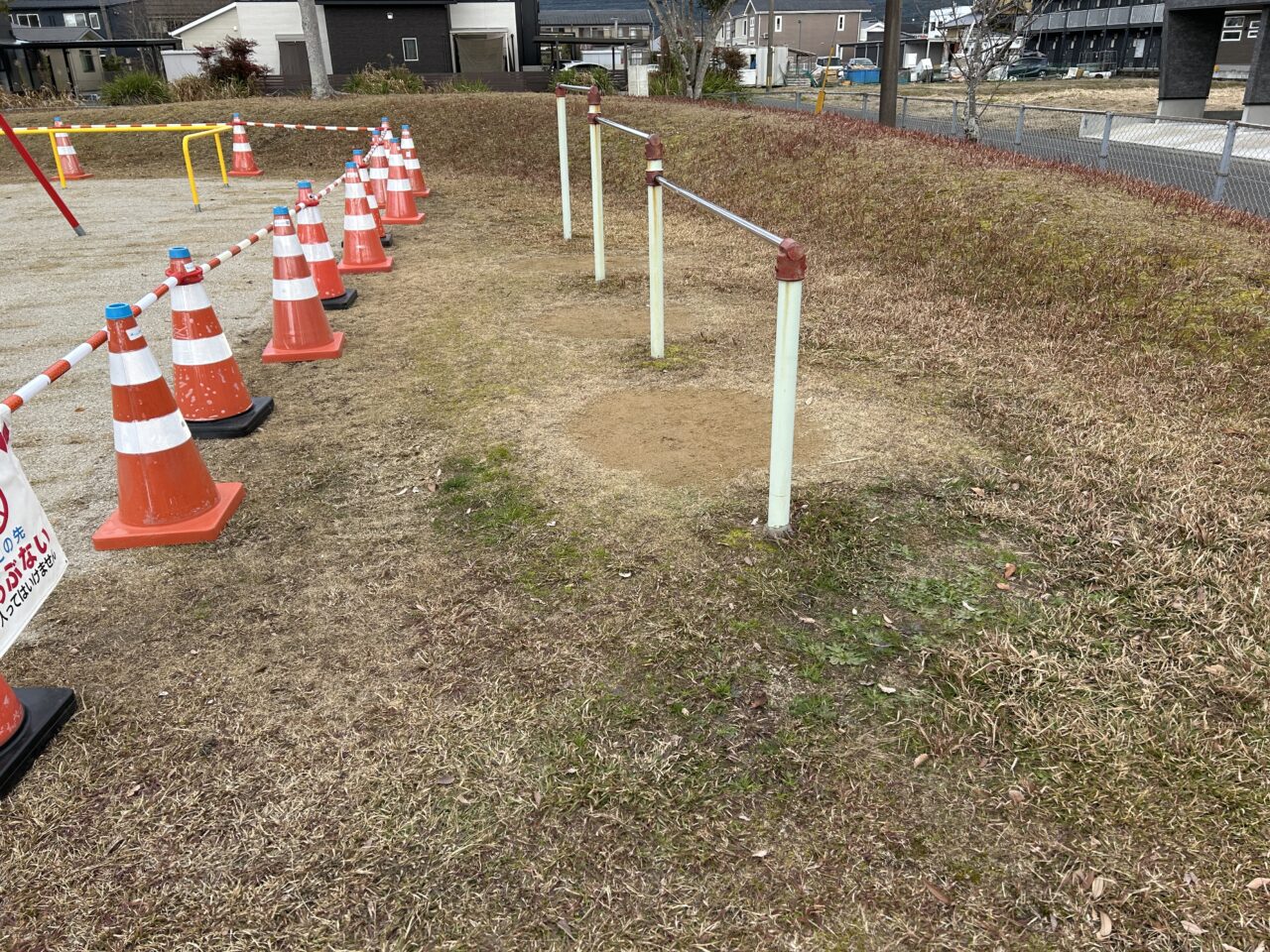 薩摩川内市火扇児童公園の鉄棒