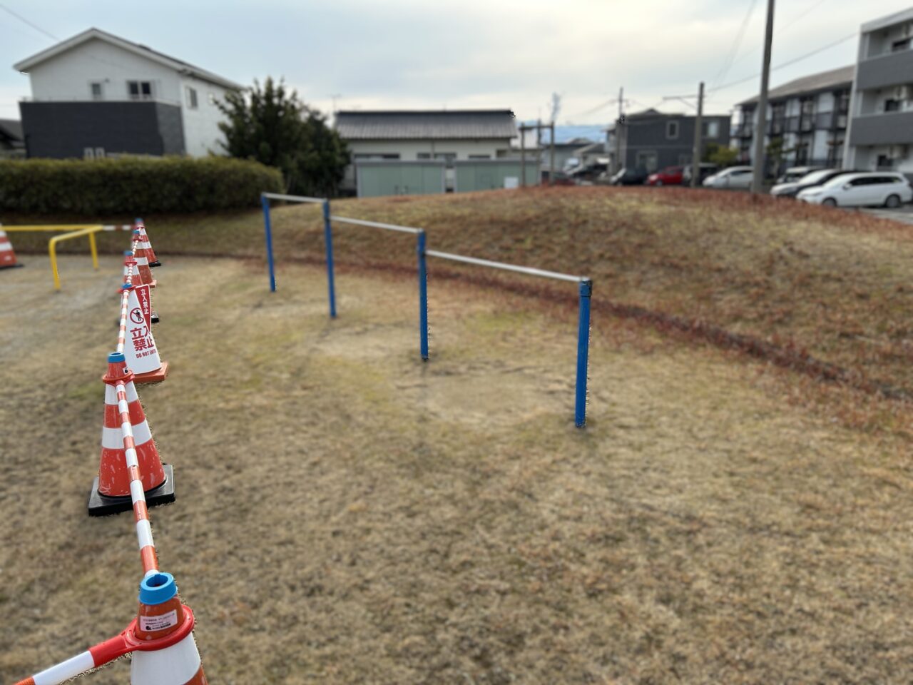 薩摩川内市宅満寺児童公園の鉄棒