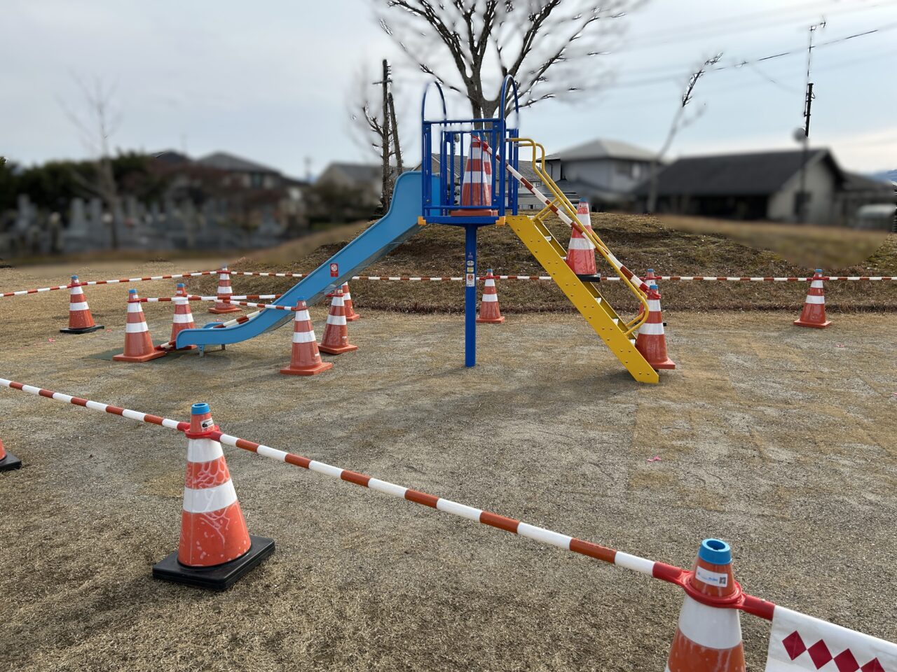 薩摩川内市宅満寺児童公園の滑り台