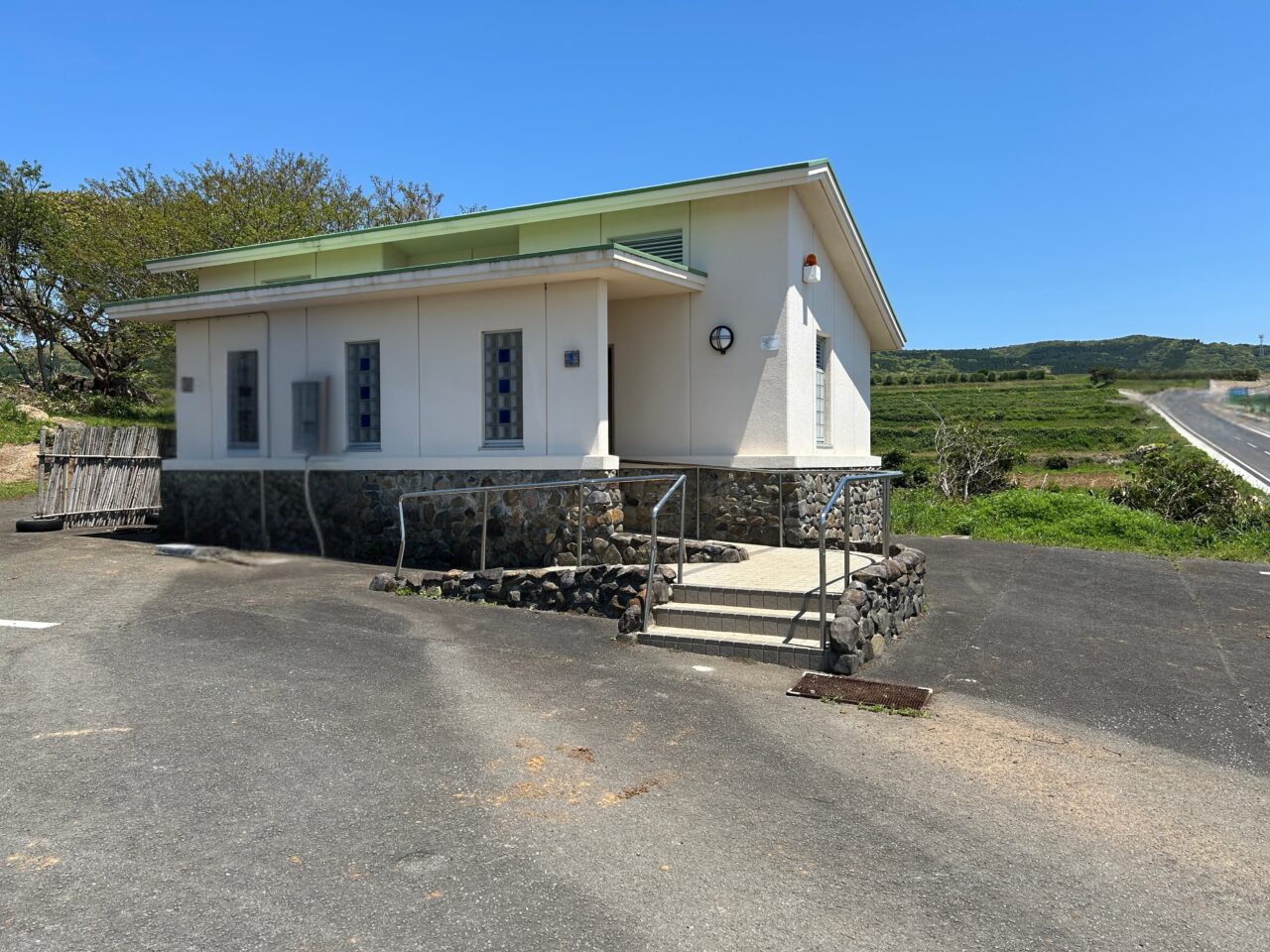 長島町長崎鼻灯台公園のトイレ