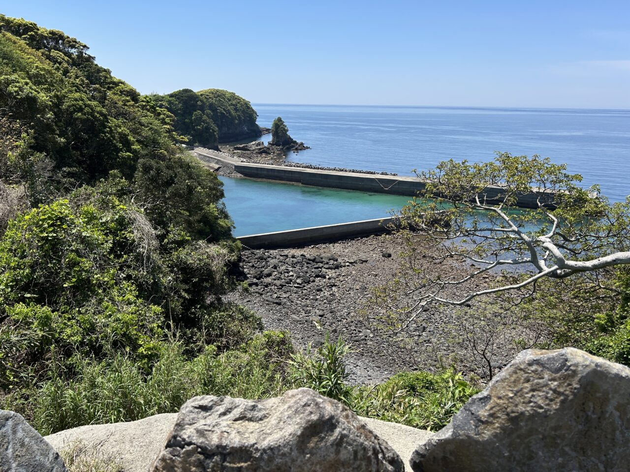 長島町の城川内ふれあいパークから見える堂崎城跡