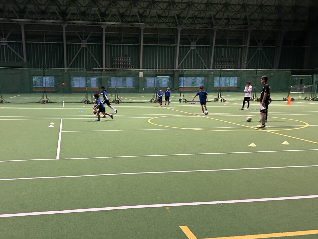 薩摩川内市ゼロワンフットサルのシュート練習