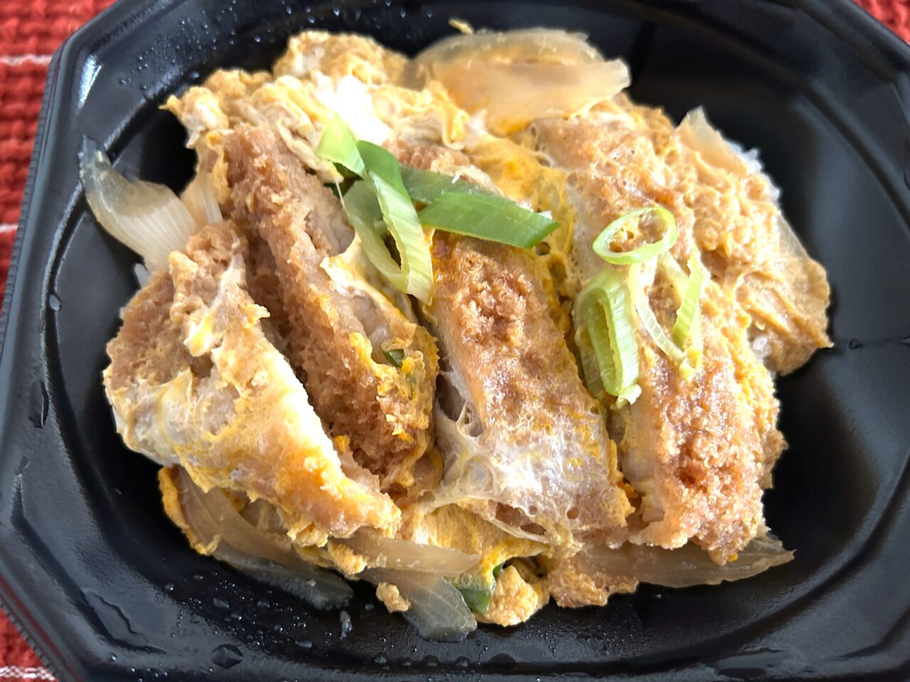 薩摩川内市工房みかく亭の黒豚カツ丼