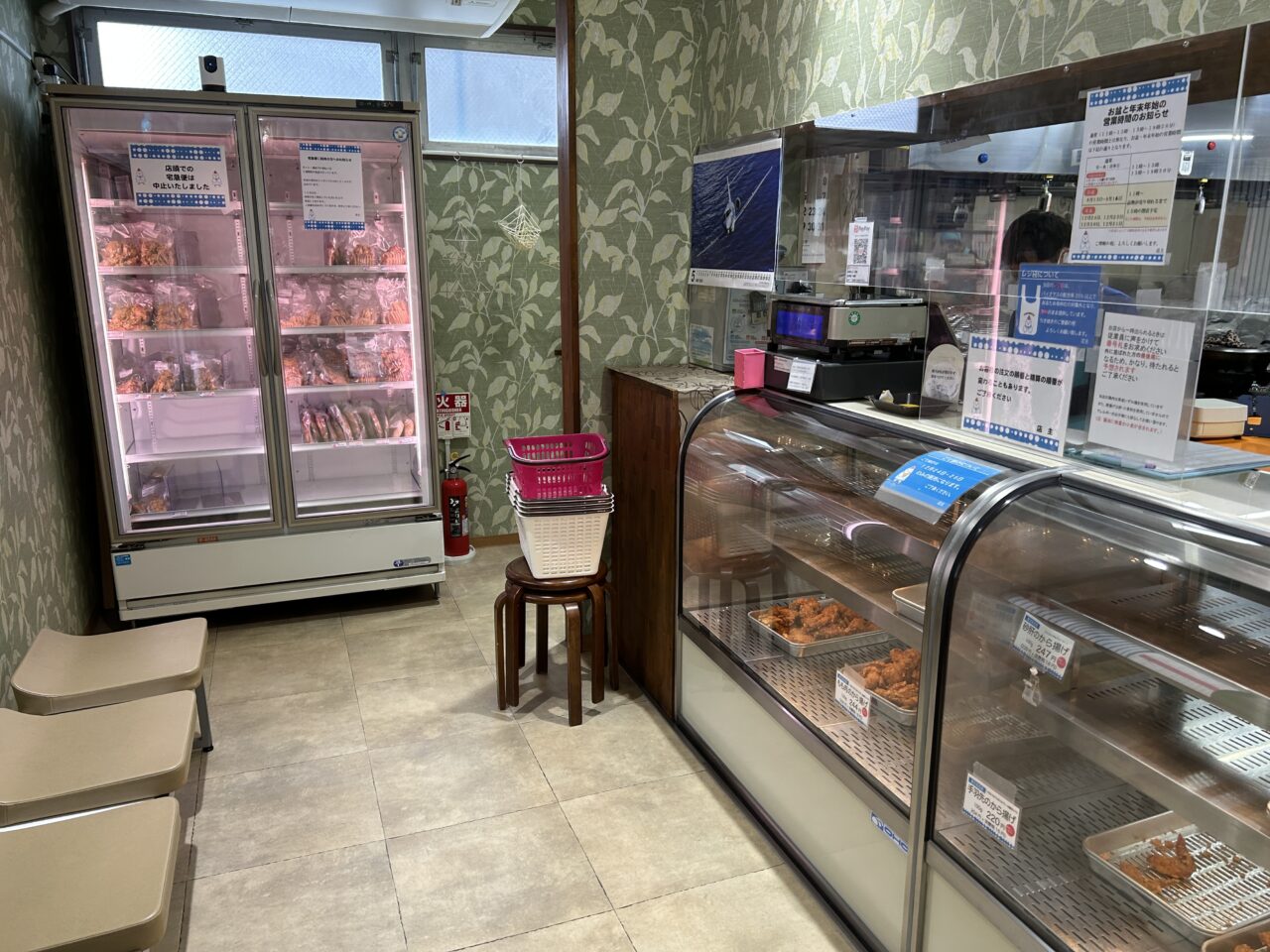 薩摩川内市福元かしわ店の店内
