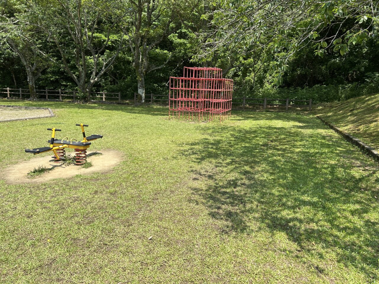薩摩川内市清水ヶ岡公園のジャングルジム