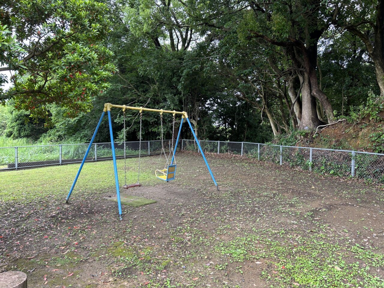 出水市上畑公園ブランコ