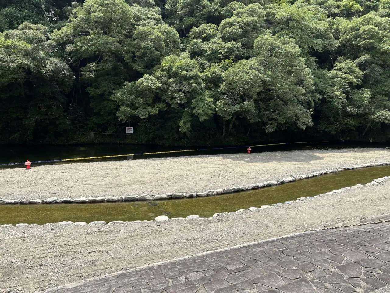 薩摩川内市とうごう五色親水公園の泳げる川
