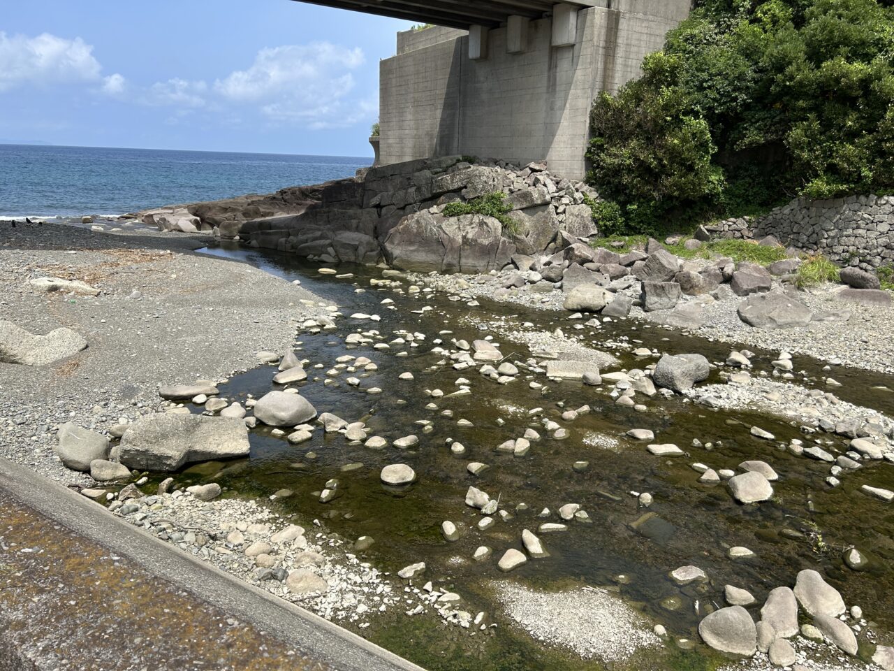 阿久根市尻無川の出口