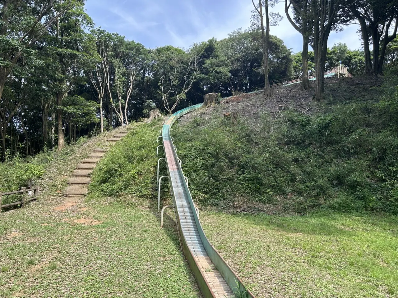 出水市高野山公園のローラーすべり台