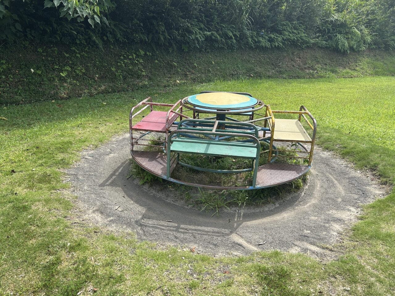 出水市高野山公園の回る遊具