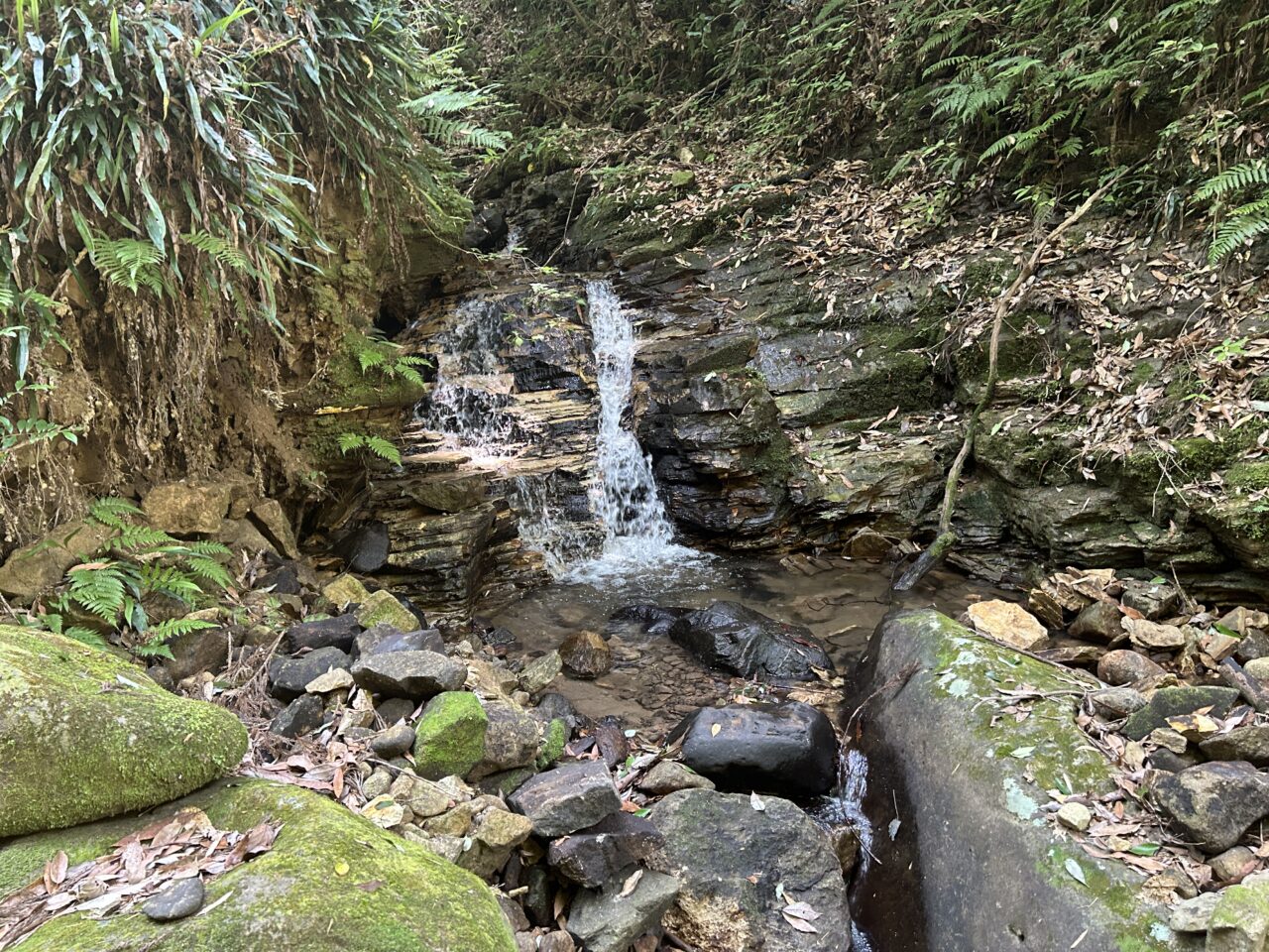 薩摩川内市朝陽轟滝の小さな滝